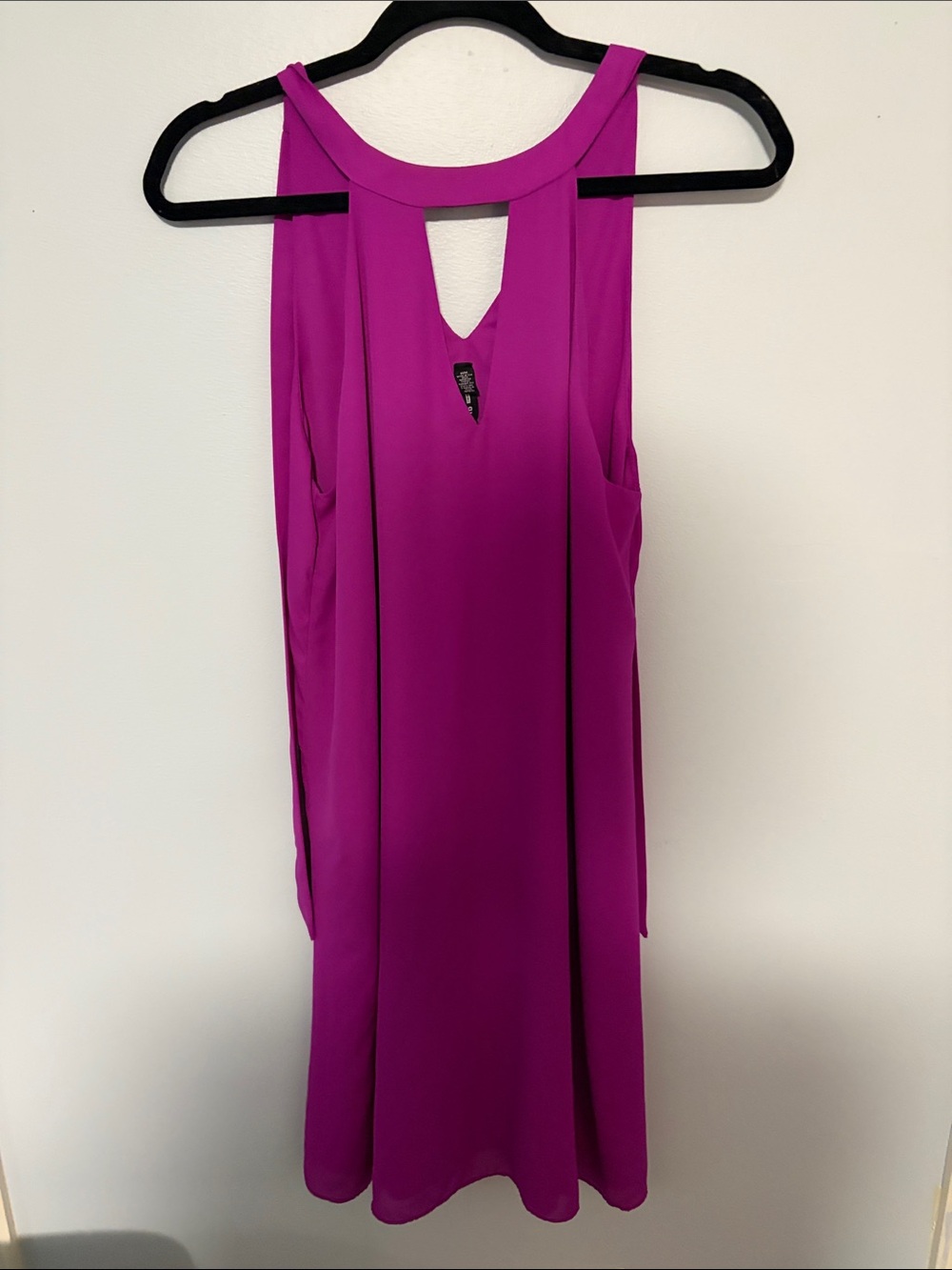 Design Lab Lord & Taylor Magenta Keyhole Shift Dress